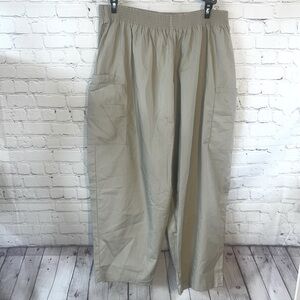 3XL Petite tan elastic waist pull on scrub pants. NWT Pockets on both hips